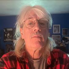 Not a great start to the week. A 1960 D2. Now in the guitar hospital.