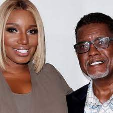 The former rhoa star got emotional at an atlanta lounge. Sv8kgjrltwva6m