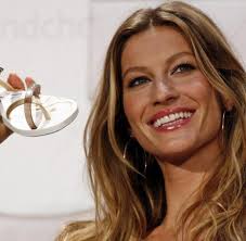 Gisele bündchen attends the 2019 met gala celebrating camp: Prominente Gisele Bundchen Model Mit 100 Paar Schuhen Welt