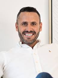 Aaron Bird's Instagram, Twitter & Facebook