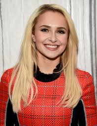 Hayden was previously rocking shoulder length auburn hair Hayden Panettiere Shows Off Edgy New Hairstyle Wonderwall Com