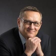 Justine Casanova's Instagram, Twitter & Facebook