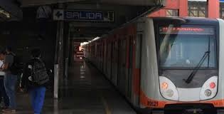 Conocimos los famosos tacos del metro viaducto en la cdmx, pastor, suadero, chuleta, bistec, longaniza, carne enchilada, cecina, tripa, etc. Estacion Del Metro Viaducto Linea 2 Del Metro De La Ciudad De Mexico
