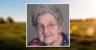 Louise Halverson's Instagram, Twitter & Facebook