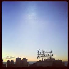 Cielo Despejado Y Luz Buenos Dias Desde El Paraiso Benidorm Cielo Que Tiempo Hace Luces