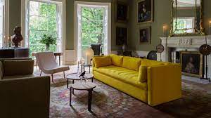 Sofaen hackney er designet af wrong for hay og har et volumniøst og venligt ydre, der indbyder til afslapning og samvær. Wrong For Hay Debuts Collaborative Furniture And Accessories Architectural Digest