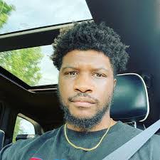 Leah Cartwright's Instagram, Twitter & Facebook