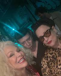 maopr @maisonblanche.swiss @yannikzamboni The white show in the alley with  white trash cans drape and rippy white collection . Supersexy  walkers.#butts ,butts,butts@CelanBrill my daughter is in  town💖💕@jeffreymichaelanderson @stellaellis @carlosgreer ...