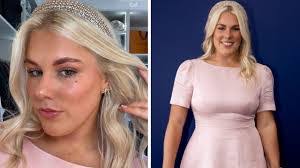 Eri Bar's Instagram, Twitter & Facebook