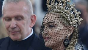 Nueve excursionistas lesionados tras accidentarse microbús en Ahuachapán