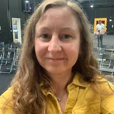 Angela Garton's Instagram, Twitter & Facebook