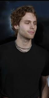 Luke hemmings you complete me luke roberts 5secondsofsummer ashton irwin 1d and 5sos 5sos luke hemmings 2016 5sos wallpaper hey violet luke roberts michael clifford calum hood. Luke Hemmings 5sos Luke Hemmings 5sos Luke Luke