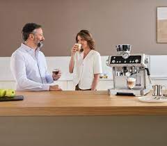 You can brew speciality coffees whenever you want with this delonghi coffee machine's espresso maker. De Longhi Manual Espresso Makers De Longhi Uk