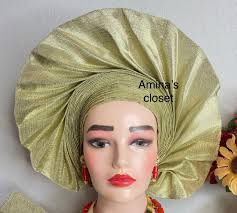 Autogele hoofdband voor bruiloften en speciale evenementen.