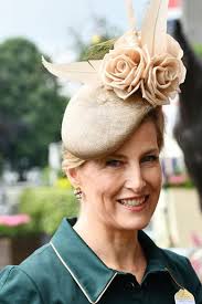Sophie d'Édimbourg a 60 ans : retour sur 10 de ses looks du Royal Ascot, de  ses noces de cuir à celles d'argent