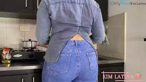 The employee is polite, beautiful and a good lover, thank you for letting  you record our first time watch online