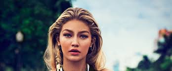 Les courbes de Gigi Hadid au service de la dernière collection Seafolly