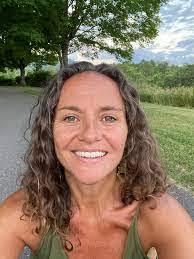 Heather Hogsed's Instagram, Twitter & Facebook