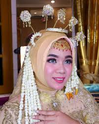 Tips memilih rias pengantin jawa, sunda, modern, betawi, hijab yang tepat (images: Adat Jawa Hijab Tanpa Paes Sanggar Rias D Mayang Taurai Facebook