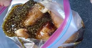 Votre Poulet Goutera Le Ciel Avec Cette Delicieuse Marinade Recettes Ma Fourchette Food How To Cook Quinoa Chicken Marinades