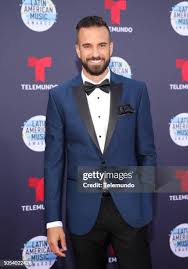 360 Photos & High Res Pictures