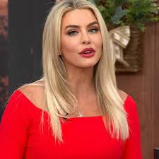 I've heard 'one needs nerves of steel if climbing aboard a rocket 🚀 is  your career path.' @hotelcollection is my rocket! Thanks @qvc for the  partnership and incredible results with almost 20k