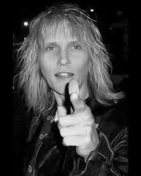 Ted Nugent anuncia su última gira. Fallece Barbara Schenker, teclista de  VIVA y hermana de Rudolf y Michael Schenker. Nuevo libro Tales From The  Gutter.