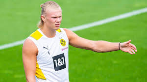 Erling haaland of norway looks on during an international friendly match between norway and greece at estadio la rosaleda on june 06, 2021 in malaga, spain. Bvb Matthias Sammer Rechnet Mit Verbleib Von Erling Haaland Stern De