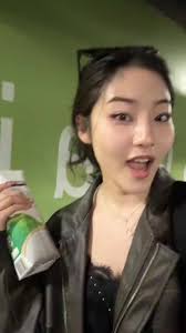 7 minute vlog style video of me dying my hair at @Salon de Freya !! Yo...