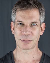 Decidí jugar más con estados de ánimo. #actor #fotografia #retrato