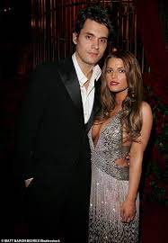 Jessica Simpson Doesn T Think Ex John Mayer Owes Her A Public Apology For Things He S Said Daily Mail Online