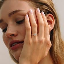 Halo Pavé Brilliant Cut Ring