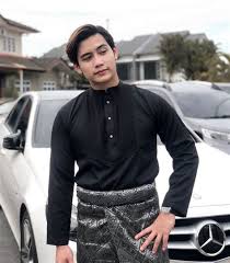 Anas dan lisa merupakan pasangan kekasih yang saling mencintai di antara satu sama lain walaupun mereka datang daripada dua latar belakang yang sangat berbeza. Shila Amzah Instagram Shila Amzah Fishmeatdie 18 Gambar Majlis Hi Tea Bersama Erra Fazira Serius Meriah