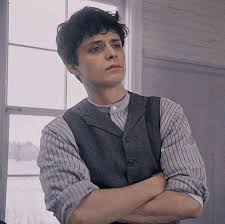 His latest involvement is on a historical drama called 'anne with an e'. Lucas Jade Zumann Milo Fotos Facebook