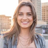 Caroline Blum's Instagram, Twitter & Facebook