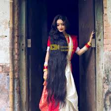 The loose side draws the eye sideways, thus accentuating your eyes and mouth. Rapunzel Universe Women Haircuts And Long Hair Care Youtube