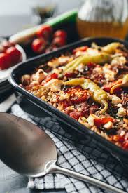 Rezept Fur Einen Schnell Gemachten Nudelauflauf Feta Tomaten Oregano Und Peperoni Machen Dieses Gericht Zu Einem Griechi In 2021 Essen Rezepte Rezepte Essensrezepte