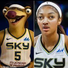 Caitlin Clark would never clown like this