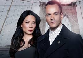 Nu găsiți un film sau un serial? Seriale Cu Mistere Premiere È™i Sezoane Noi Sherlock Holmes In Dublu Exemplar È™i Pe Urmele Misterelor