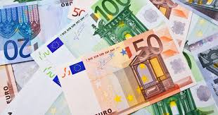 Se vorbește deja de programul guvernului pentru stimularea înfințării și dezvoltării microîntrepreinderilor de către întrepreinzătorii tineri pentru 2014. Bani Pentru Tineri Cele Mai Bune 100 De Idei De Afaceri Vor Primi FinanÈare Din Partea Ue