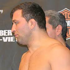 Gregory Bouchelaghem vs. Jordan Radev, Cage Warriors 25