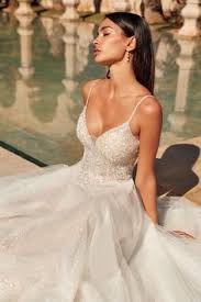 Hochwertige hochzeitskleider in großer auswahl an brautkleider brautjungfernkleider,blumenmädchenkleider und mehr modische hochzeitsmode. 150 Brautkleider Und Hochzeitskleider Ideen In 2021 Schone Brautkleider Braut Hochzeit