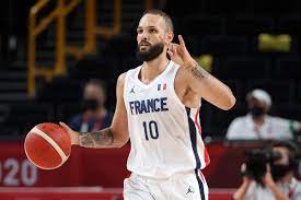 Evan fournier on nba 2k21. Evan Fournier Contract Knicks Agree To Four Year Deal With Veteran Guard Per Report Draftkings Nation