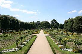 The only drawback is that the neighbourhood outside the park is not the best. Der Prinz Georgs Garten P Stadtkultur Darmstadtp Stadtkultur Darmstadt