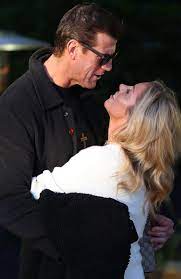 Born on 1st november, 1978 in perth, australia, he is famous for australian army soldier, and a recipient of the victoria cross for australia (vc), the highest award in the australian honours system. Ben Roberts Smith Enjoys A Day Out With Girlfriend Sarah Matulin Daily Telegraph