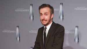 Relefante aber inoffizielle fansite von jan böhmermann since 2011. Neo Magazin Royale Bohmermann Wieder Auf Sendung Aber Nur Im Tv Archiv