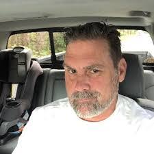 Dale Linder's Instagram, Twitter & Facebook