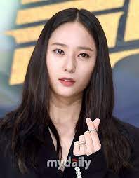 Krystal jung may be better known by the name krystal f(x), and is one of f(x)'s members. Naver Jung Soojung Doll Like Beauty Pannì¢‹ì•„ Krystal Jung Fashion Krystal Jung Krystal Fx