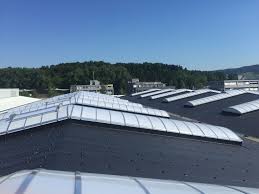 Contec Proof Dachabdichtung Aus Epdm Kautschuk Auf Einem Industriegebaude Contec Proof Etancheite De Toiture En Caoutchouc E Kautschuk Gebaude Industrie