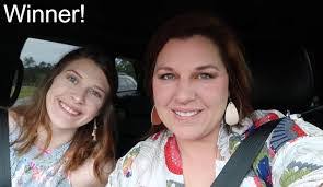 Shelly Menard's Instagram, Twitter & Facebook